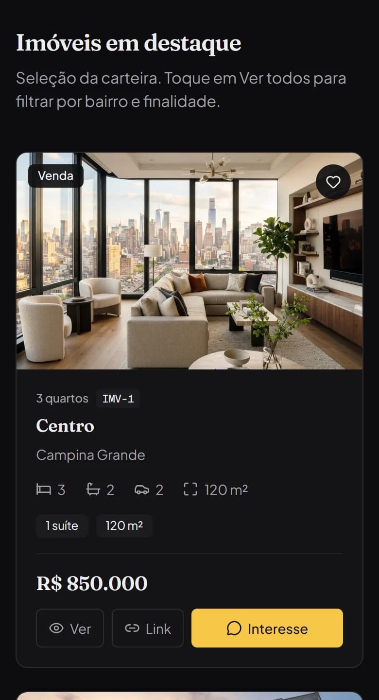 Página pública de um corretor com a lista de imóveis em destaque, cada um com preço, características e botões para ver e demonstrar interesse.